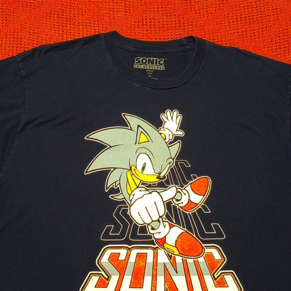 Men's XL Sonic the Hedgehog T-shirt